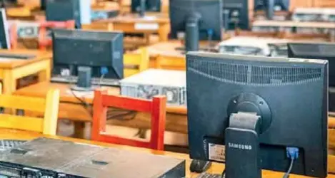 Vai a cena e con il conto regali computer ai bambini del Camerun