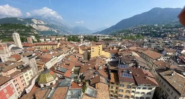 Trento nella morsa del caro-affitti: 875 euro mensili per un appartamento di 100 metri