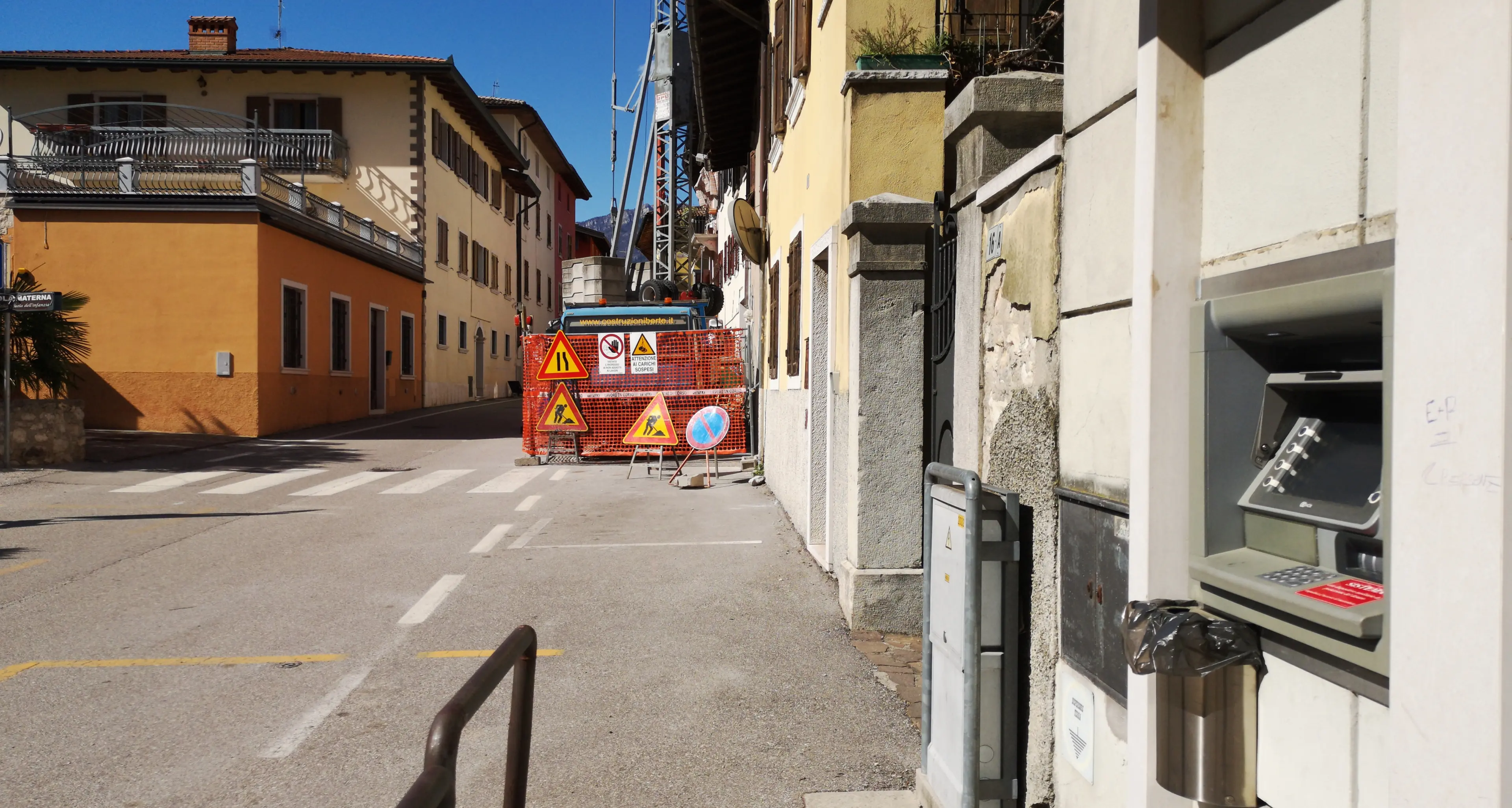 Furgone avvicina una ragazzina di Ala: \"Sali o ti butto dentro io\", indagano i Carabinieri
