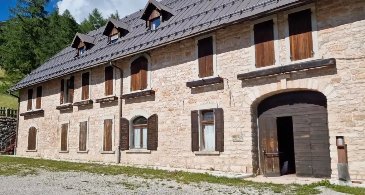 Caserme alle Viote, un concorso di idee per riqualificarle: «Ricettività innovativa»