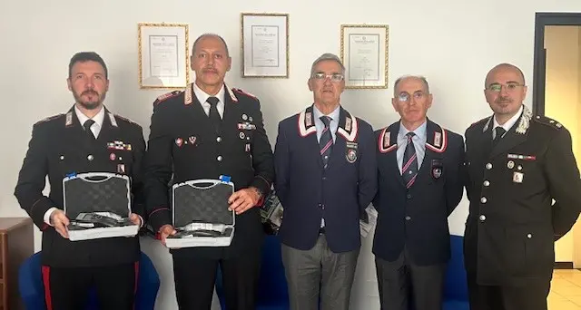 Per i Carabinieri di Arco due nuovi pre-etilometri, donati dai militi in congedo