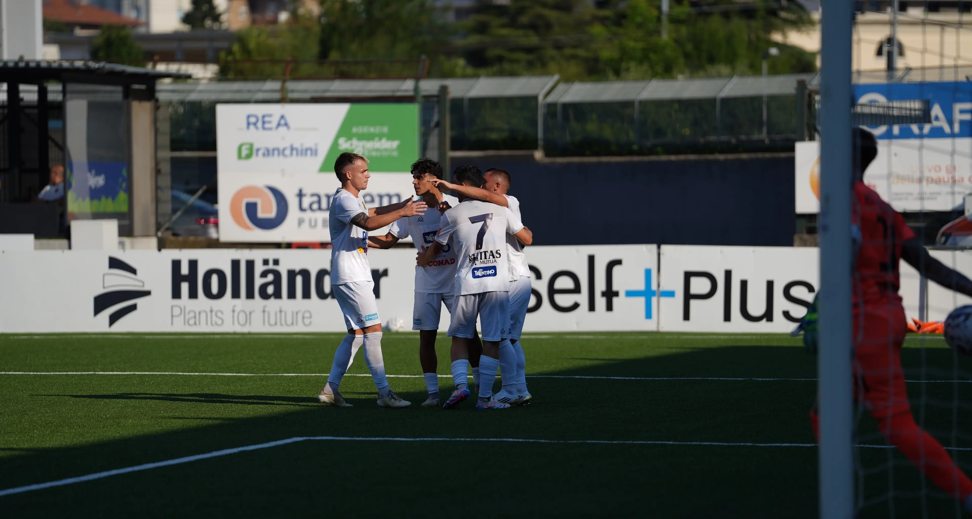 Il Trento chiude il precampionato con una vittoria: 2-1 al Südtirol con le firme di Dalmonte e Capone