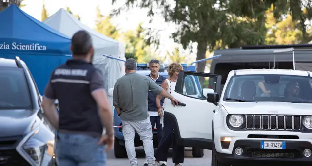 Morte avvelenate: prelievi in casa anche su abiti, mobili e suppellettili