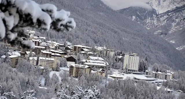Effetto Crans-Montana: Comuni della Via Lattea fanno prevenzione incendi