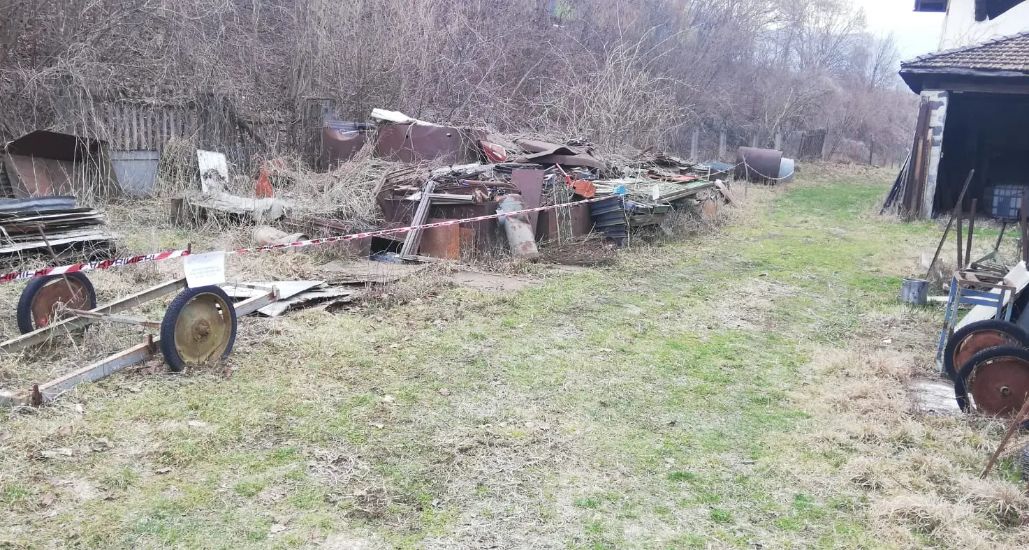 Valsugana, denunciato per reati ambientali un uomo in possesso di bombole di gas e bidoni d’olio