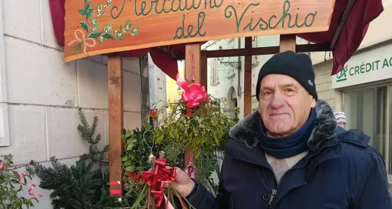 Il clima cambia, non si trova più vischio nei boschi. Parola di esperto, l’uomo che lo vende dal 1968