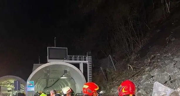 Nuova frana sull'A22 a Chiusa, il vallo ha evitato altri danni: «Abbiamo avuto parecchia fortuna»