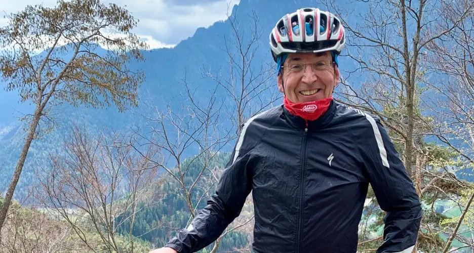 Un malore mentre pedala, è morto Adriano Ischia del TV Center di Riva