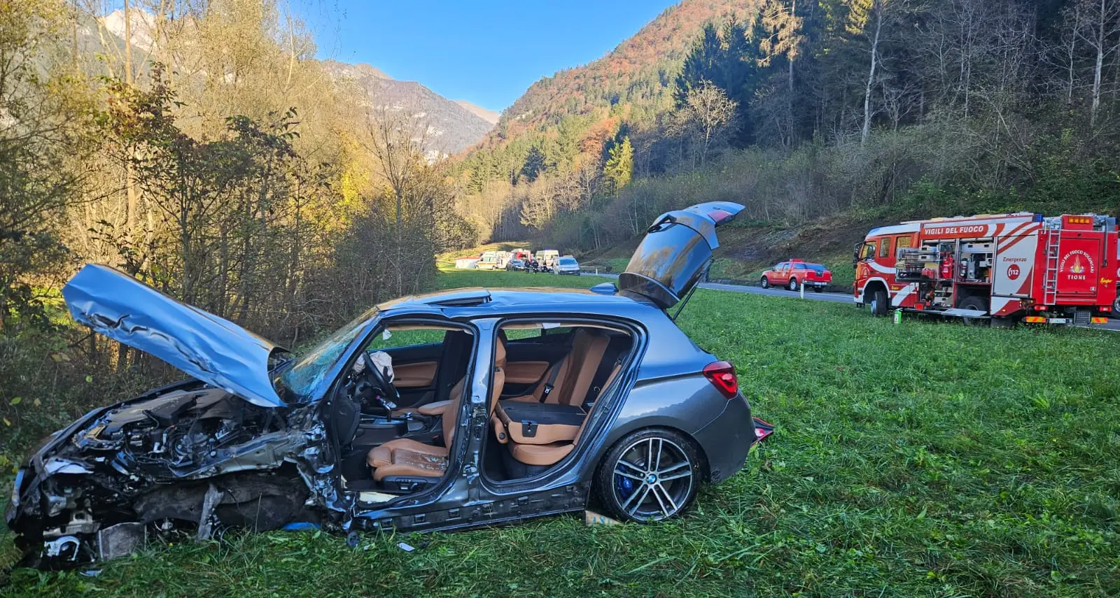 Violento scontro a Saone, due persone estratte dall’auto con le pinze idrauliche