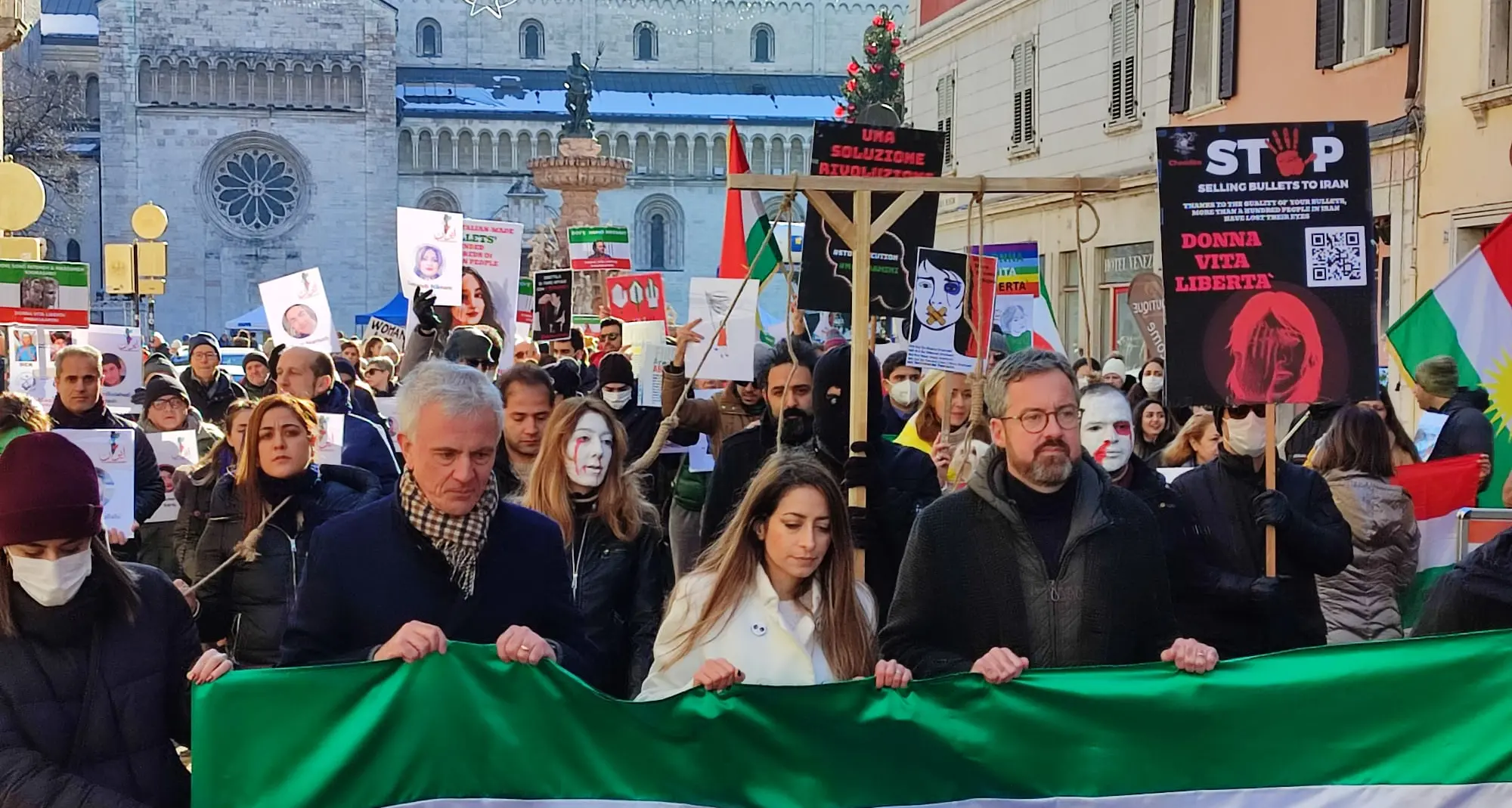 A Trento si è svolta la manifestazione in supporto del popolo iraniano