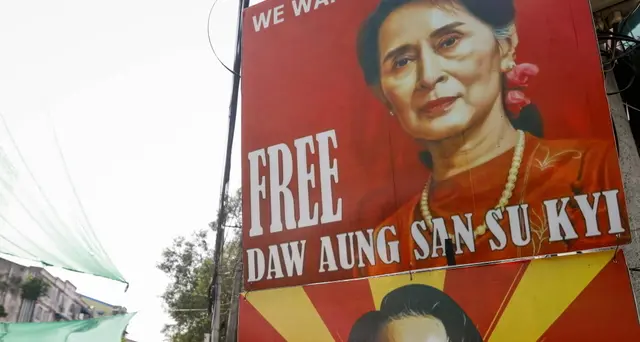 Birmania: San Suu Kyi condannata a 5 anni per corruzione