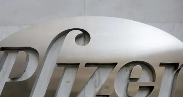 Pfizer: ricavi 2022 record oltre 100 miliardi dollari