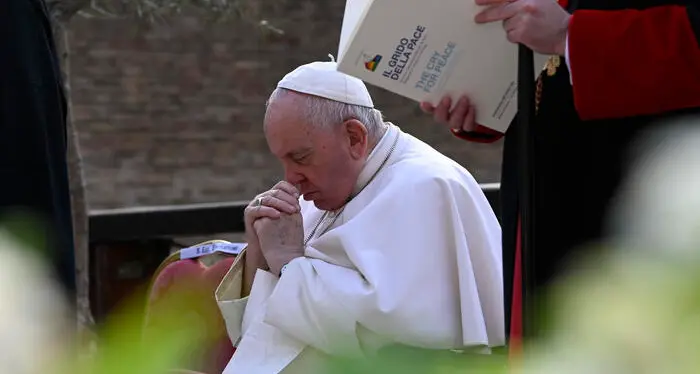 Papa Francesco: «Se la salute peggiora mi ritiro, ho già firmato le dimissioni»