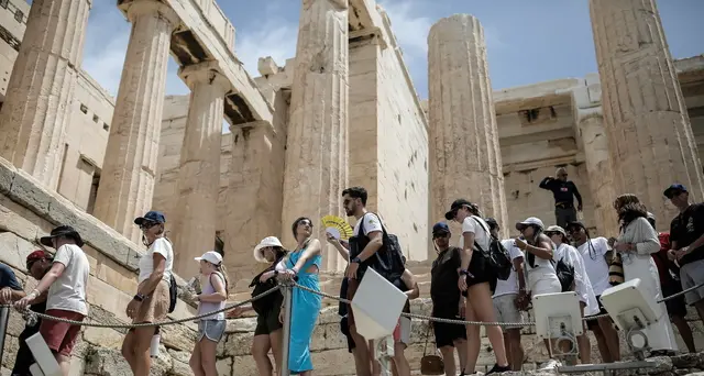 Grecia: acropoli di Atene oggi chiusa nelle ore più calde