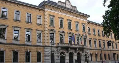 Stalking contro l’ex compagno, condanna a sette mesi confermata per una donna di 53 anni