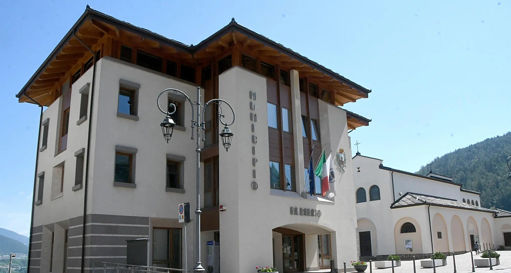 Dopo Lona Lases, Comune in ginocchio anche ad Albiano, lasciano due consigliere