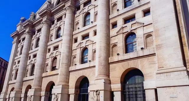 Borsa: Milano chiude in ribasso, -0,2%