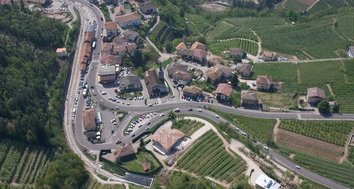 Svincolo di Dermulo, petizione contro il progetto di bretella e rotatoria: «Distrugge l'ambiente e non è sicuro»