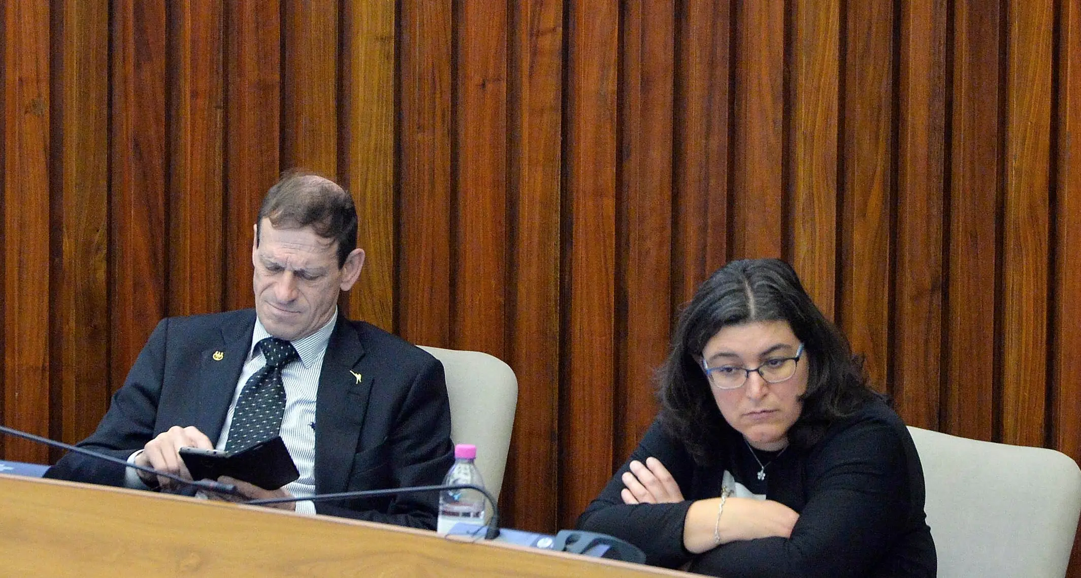 Savoi non si presenta in Consiglio, le minoranze attaccano, i Verdi: lasci la carica in Regione