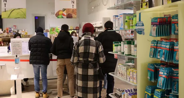 Da giorni è esaurito nelle farmacie italiane l’antibiotico Zitromax, che viene usato contro l’infezione da Covid