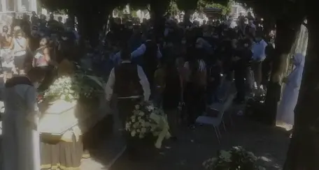 Folla e commozione a Rovereto per i funerali del piccolo William, morto con la bicicletta