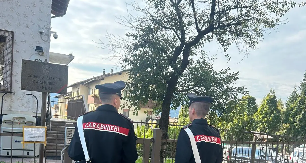 Cembra, i carabinieri salvano un cane maltrattato: nei guai il proprietario