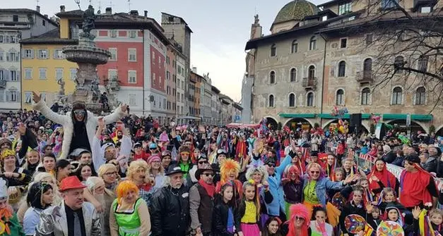 Carnevali in Trentino: ecco dove, come e quando fare festa, nella tradizione, tra sfilate e carri allegorici