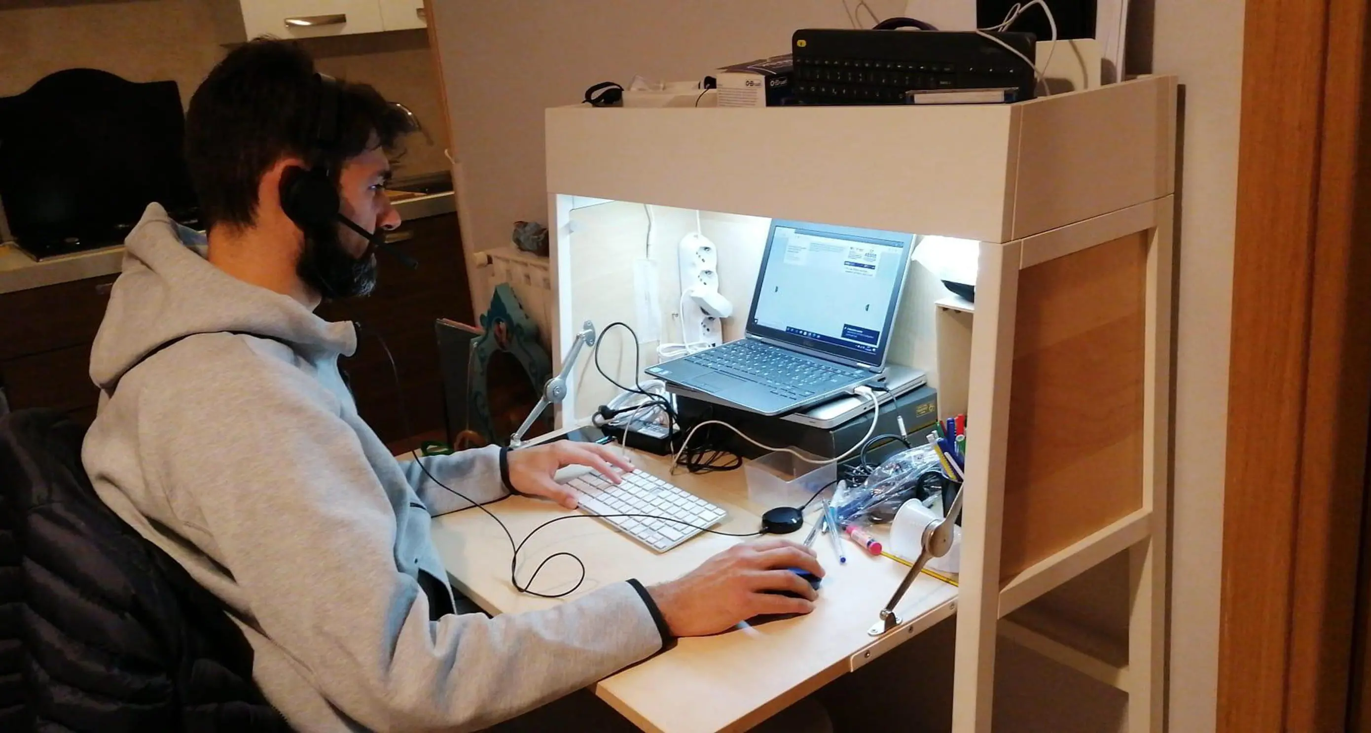Smart working? Lavori più ore, e fai più fatica