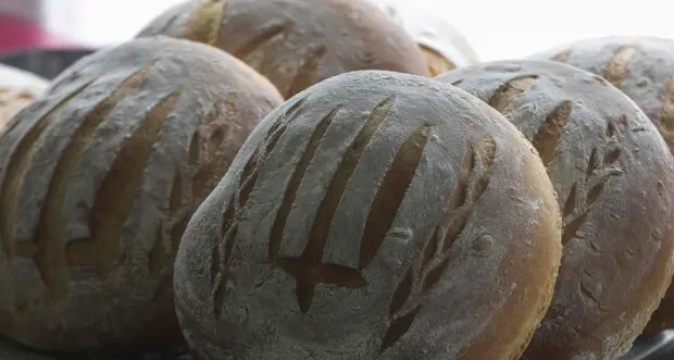 Guerra in Ucraina: dall'olio di semi al pane, ecco la black list dei rincari
