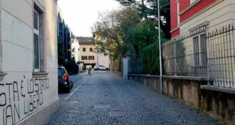 Rissa a Rovereto, ferita una donna: 31enne ubriaca con ferite al capo soccorsa dal 118