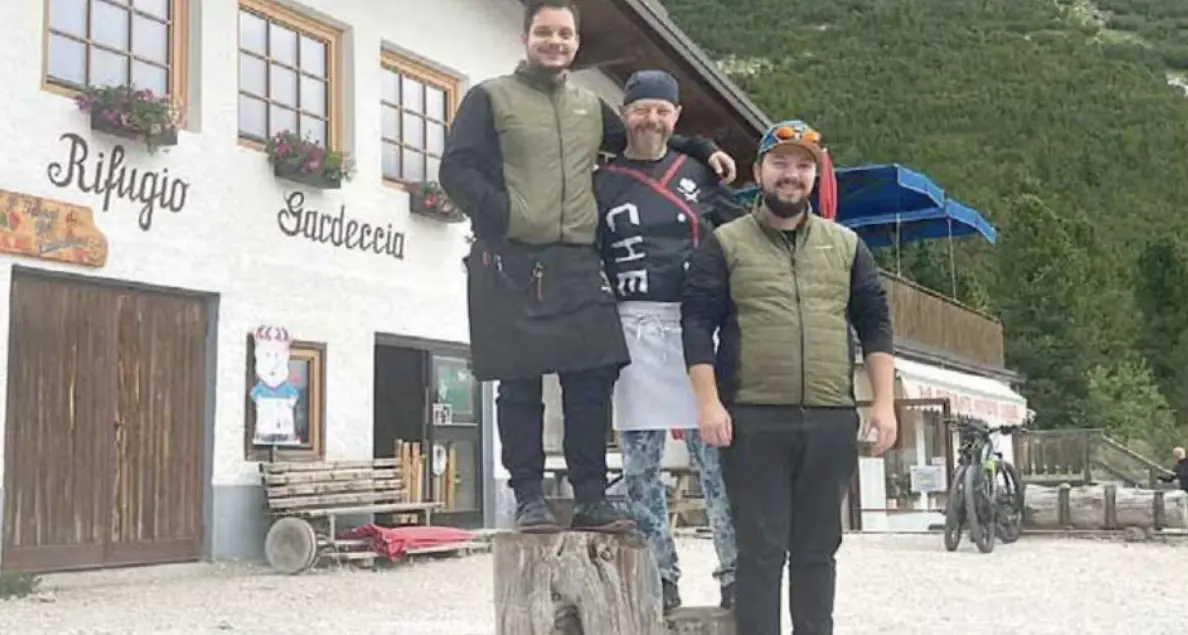 Rifugio Gardeccia, quattro generazioni di Desilvestro: l’entusiasmo di Simone e Giuseppe
