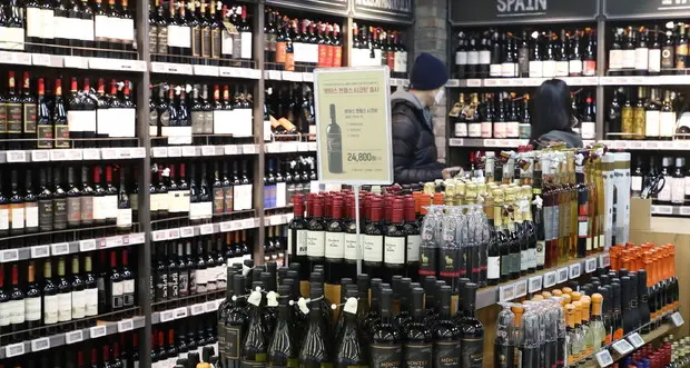 Etichette del vino come le sigarette: “Nuoce alla salute”. Per Coldiretti a rischio 14 miliardi di fatturato