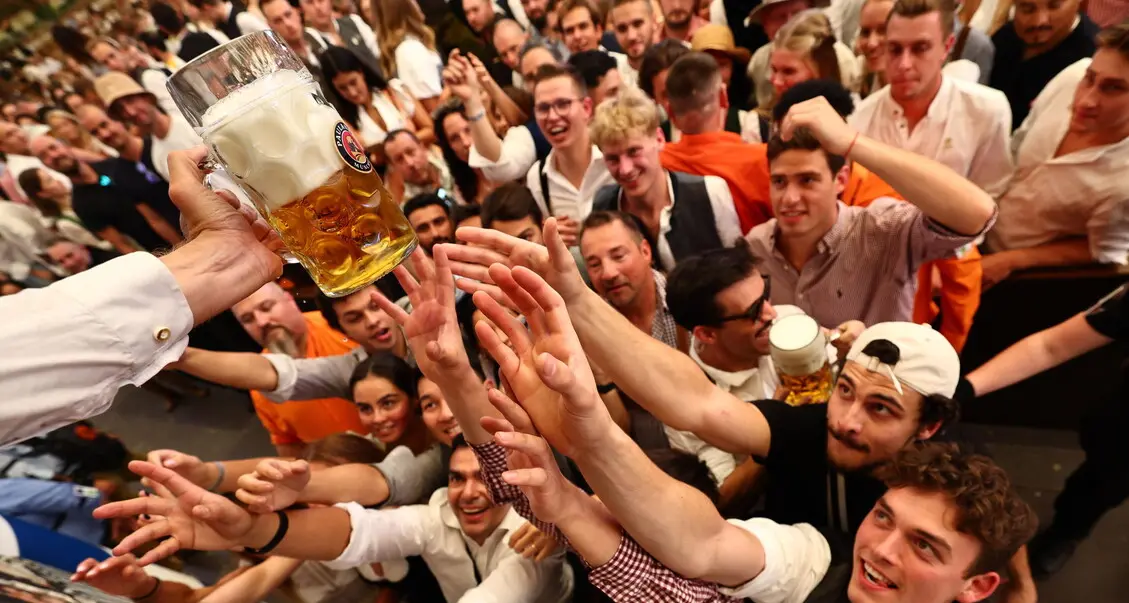 Oktoberfest, imprenditore veneto arrestato per molestie: libero dopo la cauzione pagata dalla moglie