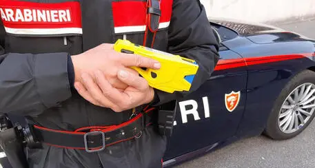 Taser alle forze dell’ordine, Matteo Salvini: “Dalle parole ai fatti, ora serve anche in Trentino”