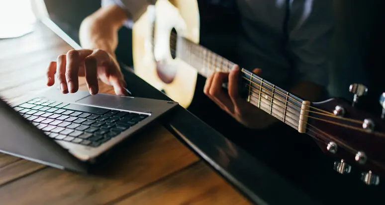 Amate la chitarra? Al Centro Musica workshop di due giorni con performance finale