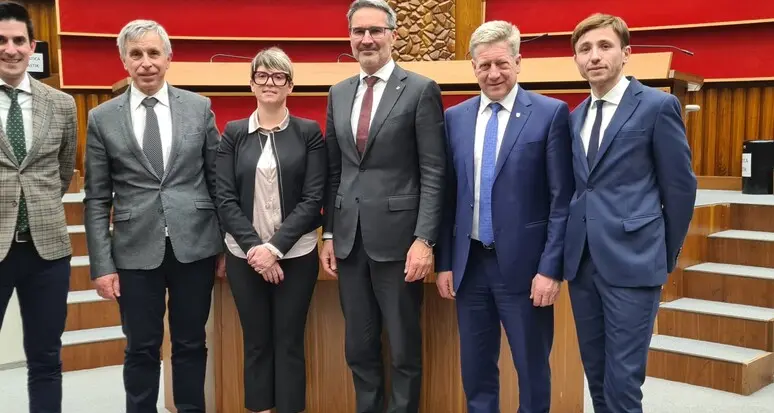 Kompatscher assegna le deleghe alla giunta regionale: ecco tutti i nuovi assessori