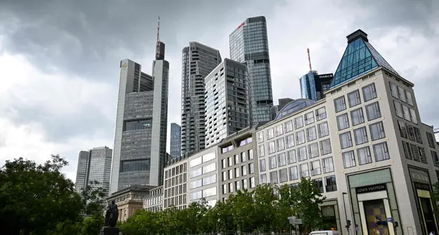 Borsa: Europa debole in chiusura, Parigi -0,52%, Londra -0,24%