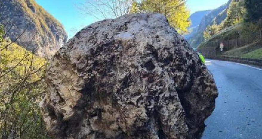 Ancora frane sulla strada tra Folgaria e Valdastico: Ss350 chiusa