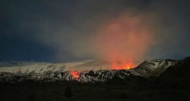 Etna: Ingv, se tasso effusivo è costante colata resta nella Valle del Bove