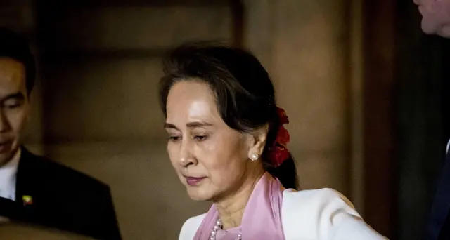 Birmania: Suu Kyi condannata ad altri 3 anni di carcere