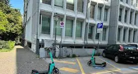 Basta monopattini elettrici a Trento, Maschio: “Vanno messi al bando come a Parigi e Madrid”