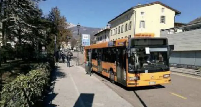 Aggredito mentre guida l'autobus: viaggio da incubo sulla linea 1 di Rovereto