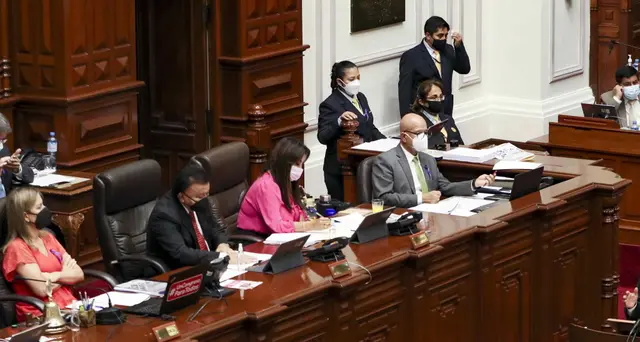 Perù: governo ottiene la fiducia del Parlamento