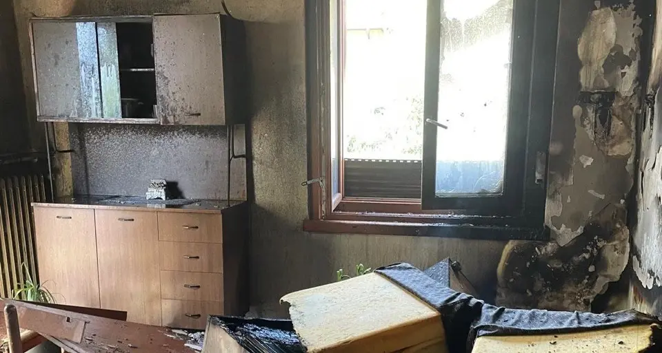 Cunevo, a fuoco l’appartamento: i danni limitati dall’intervento dei vigili del fuoco