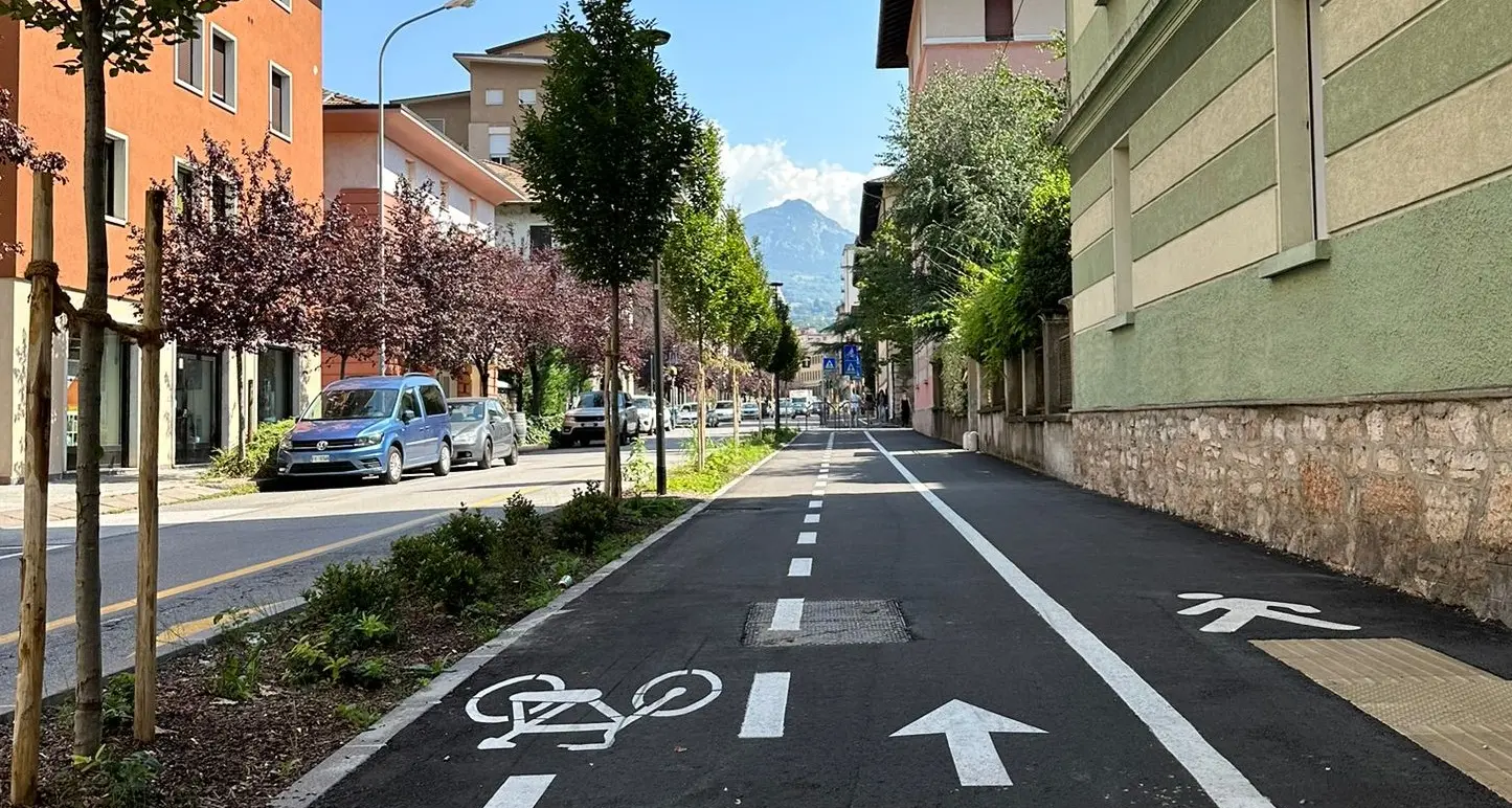 Trento, aperta la nuova ciclabile di via Perini