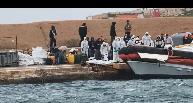 Migranti soccorsi: gommone partito dalla Libia, ci sarebbero 3 dispersi