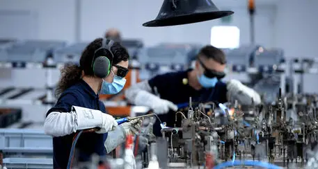 Assoimprenditori Alto Adige: “Nell'industria 9 su 10 sono posti fissi. In un anno creati oltre 10.000 nuovi posti”