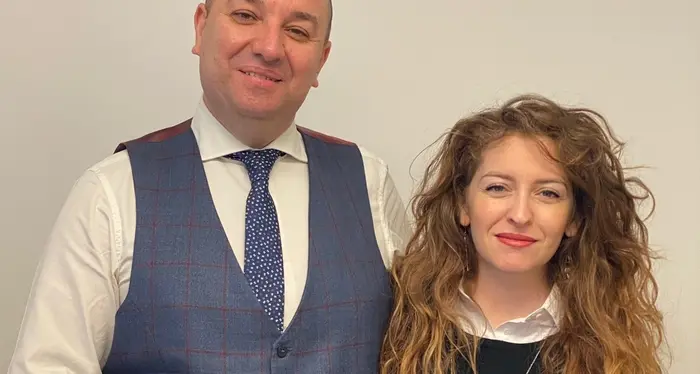 “Sono incinta”m, il titolare dello studio la assume a tempo pieno