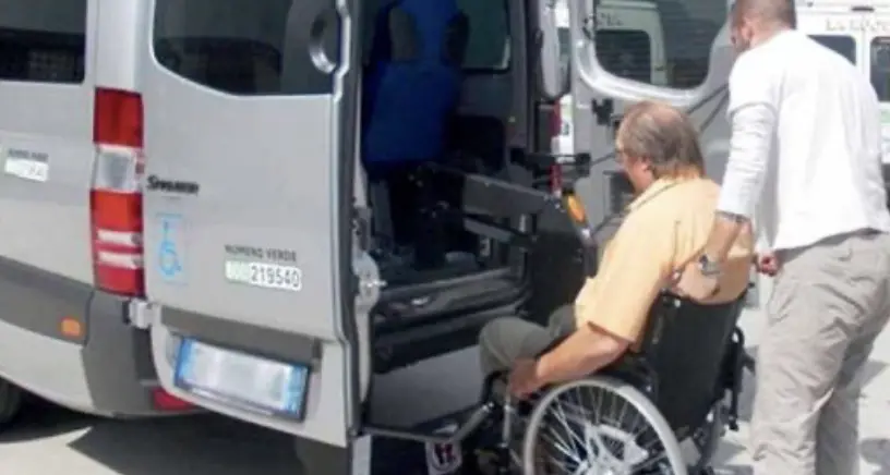 Trasporto disabili, il servizio passa dalla coop Vales di Rovereto all’altoatesina Dibiasibus: 70 addetti in bilico