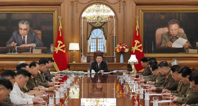 Corea Nord: Kim licenzia il capo militare, si prepara a guerra